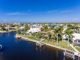 Villa Hibiscus - Waterfront Luxury Home - Punta Gorda FL