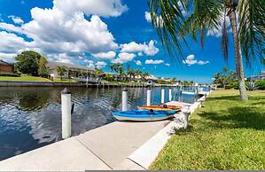 Villa Hibiscus - Waterfront Luxury Home - Punta Gorda FL