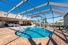 Villa Tropical - Waterfront Luxury Home in Punta Gorda FL