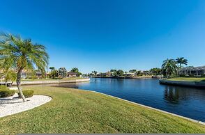 Villa Tropical - Waterfront Luxury Home in Punta Gorda FL