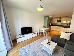 2br&2ba-balcony-freeparking-fastwifi-kingbed