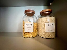 2br&2ba-balcony-freeparking-fastwifi-kingbed