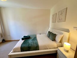 2br&2ba-balcony-freeparking-fastwifi-kingbed