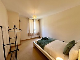 2br&2ba-balcony-freeparking-fastwifi-kingbed