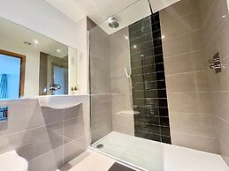 2br&2ba-balcony-freeparking-fastwifi-kingbed