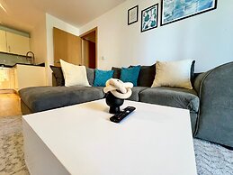 2br&2ba-balcony-freeparking-fastwifi-kingbed