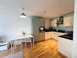 2br&2ba-balcony-freeparking-fastwifi-kingbed