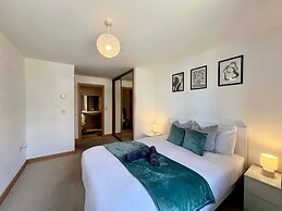 2br&2ba-balcony-freeparking-fastwifi-kingbed