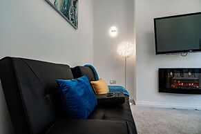 Manchester - 4 Beds - Sleeps 7 - Street Parking