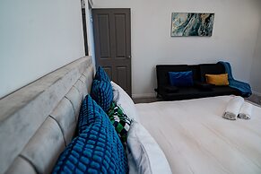 Manchester - 4 Beds - Sleeps 7 - Street Parking