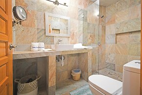 La Paz Condos with Pool 2 mi Malecon