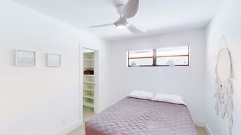 Villa Shapira 6BR Designer Home w Pool