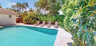 Villa Shapira 6BR Designer Home w Pool