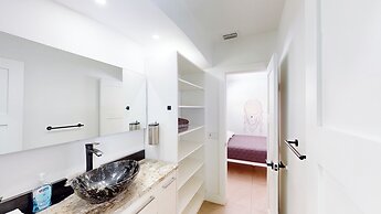 Villa Shapira 6BR Designer Home w Pool