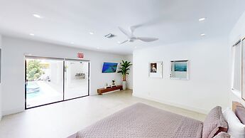 Villa Shapira 6BR Designer Home w Pool