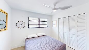 Villa Shapira 6BR Designer Home w Pool