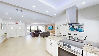 Villa Shapira 6BR Designer Home w Pool