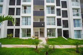 Cozy 2-Bedroom Retreat with Pool Access