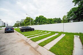 Cozy 2-Bedroom Retreat with Pool Access