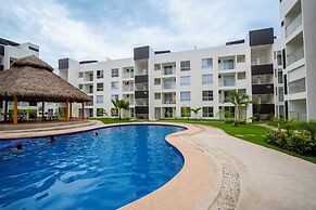 Cozy 2-Bedroom Retreat with Pool Access