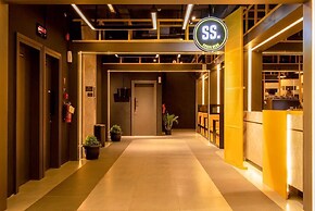 Fhandika Boutique Inc