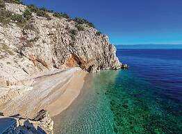 Cozy One Bedroom Apartment With Terrace