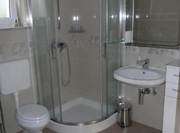 Cozy One Bedroom Apartment With Terrace