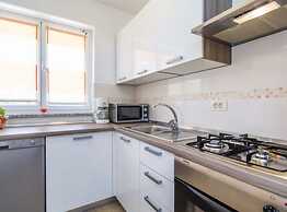 Cozy One Bedroom Apartment With Terrace