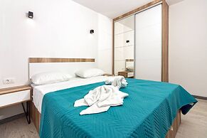 Modern Apartments With Private Balcony Kaštel Novi