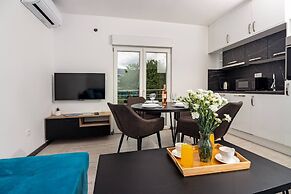 Modern Apartments With Private Balcony Kaštel Novi