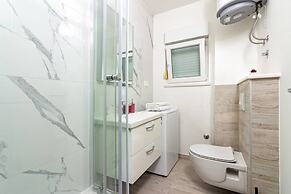 Modern Apartments With Private Balcony Kaštel Novi