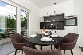 Modern Apartments With Private Balcony Kaštel Novi