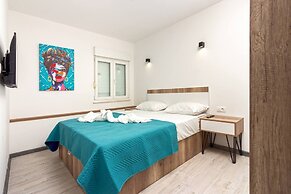Modern Apartments With Private Balcony Kaštel Novi