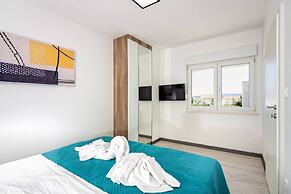 Modern Apartments With Private Balcony Kaštel Novi