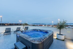 Scenic Kastel Luksic Apartments