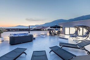 Scenic Kastel Luksic Apartments