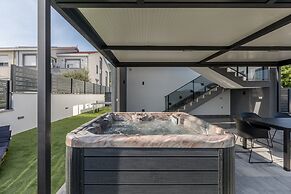 Scenic Kastel Luksic Apartments