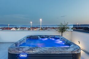 Scenic Kastel Luksic Apartments