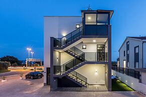 Scenic Kastel Luksic Apartments