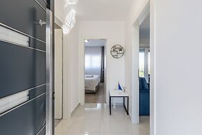 Scenic Kastel Luksic Apartments