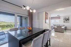 Scenic Kastel Luksic Apartments