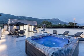 Scenic Kastel Luksic Apartments