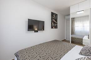 Scenic Kastel Luksic Apartments