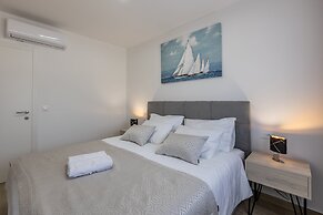 Scenic Kastel Luksic Apartments