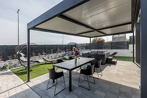 Scenic Kastel Luksic Apartments