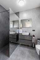 Scenic Kastel Luksic Apartments