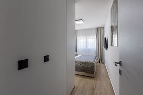 Scenic Kastel Luksic Apartments