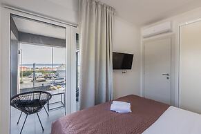 Scenic Kastel Luksic Apartments