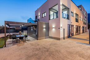 Scenic Kastel Luksic Apartments