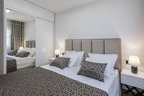 Scenic Kastel Luksic Apartments